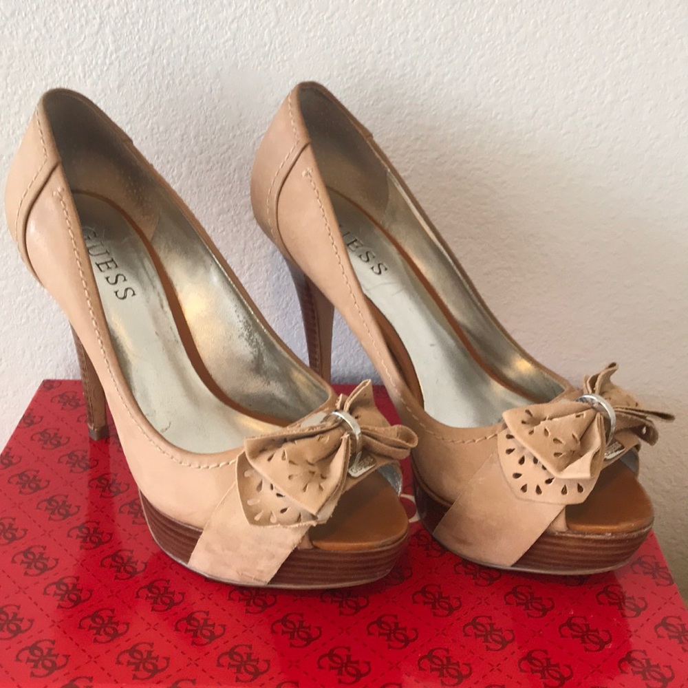 Guess peep toe pumps